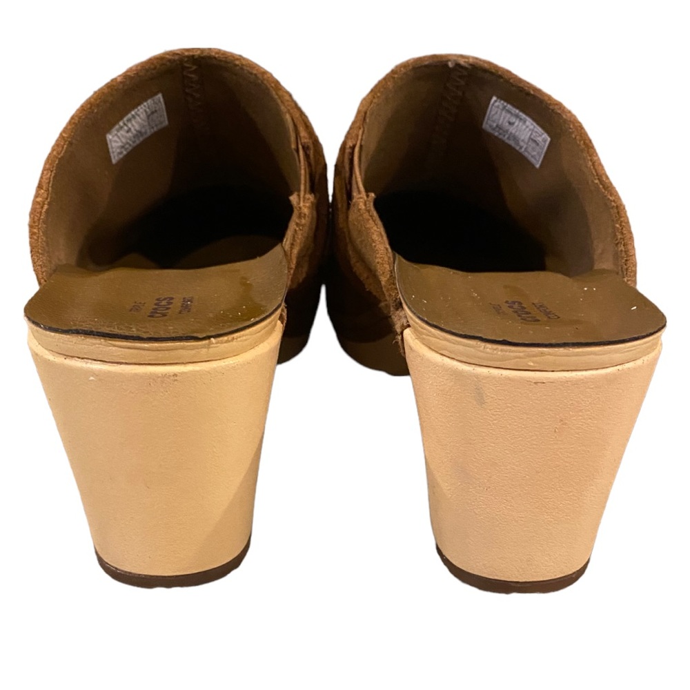 Crocs Sarah clogs size 7,  tan suede - Picture 5 of 9
